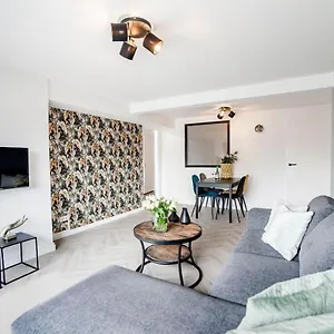 En Papillon Apartment